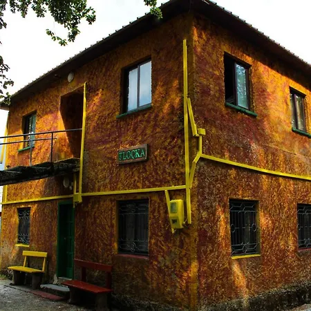 Flocka Hostel